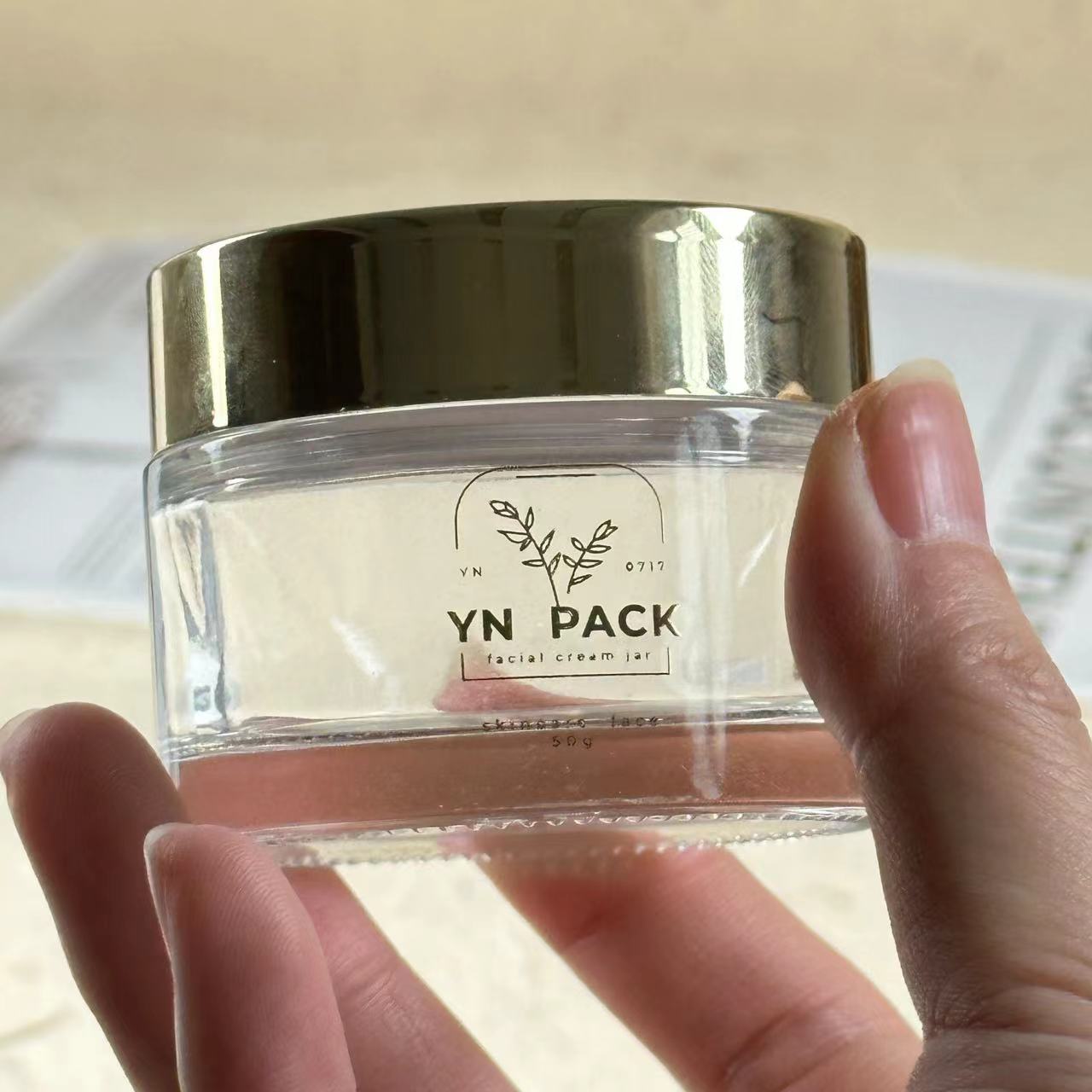 luxury glass jar Wholesa frost - Luxury Skincare Jars 评论和价格